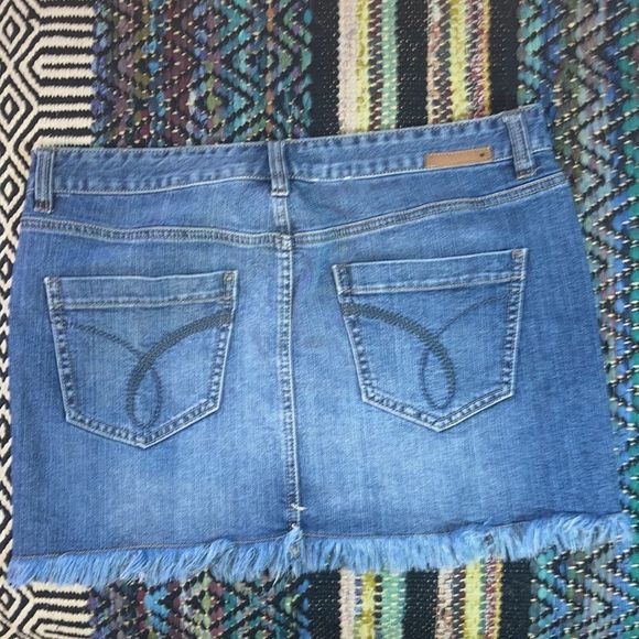 Calvin Klein Denim Skirt size 8 - Picture 4 of 13